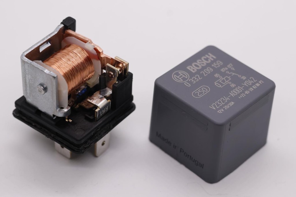 Relay with plastic cover removed.